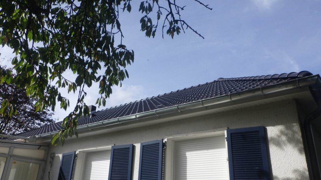Vue de la toiture terminée après réfection et isolation